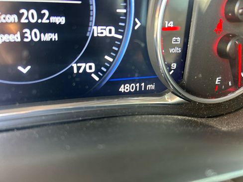 Used 2022 Chevrolet Traverse Premier w/ LPO, Floor Liner Package FWD image 19