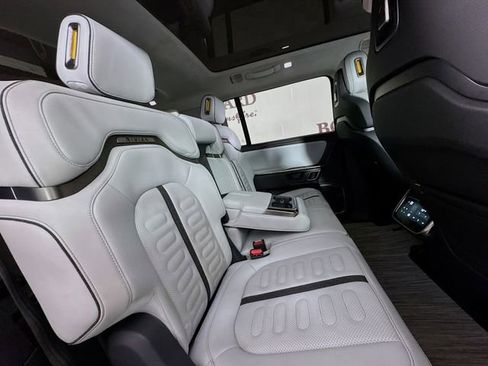 Used 2023 Rivian R1S Launch Edition image 33