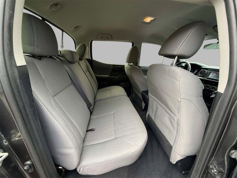 Used 2018 Toyota Tacoma SR w/ SR Convenience Package image 16