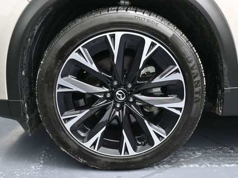 Used 2024 MAZDA CX-90 Plug-In Hybrid w/ Premium Plus image 12