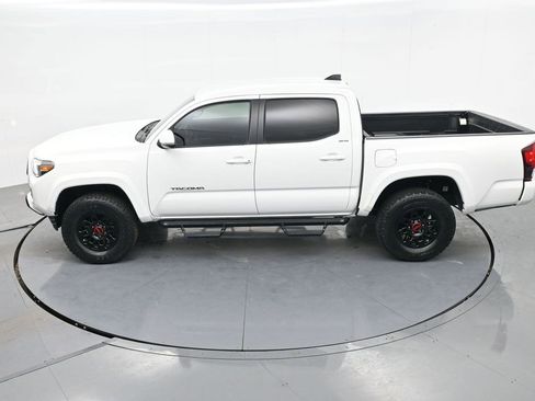 Used 2022 Toyota Tacoma SR5 w/ Technology Package image 23