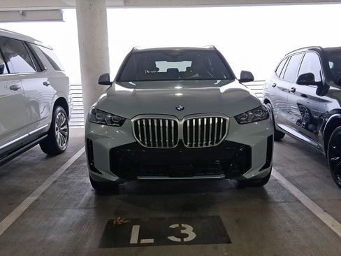 Certified 2024 BMW X5 sDrive40i w/ M Sport Package image 2