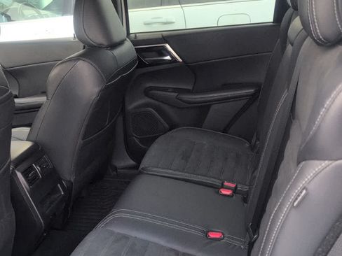 Used 2022 Mitsubishi Outlander SE FWD image 6