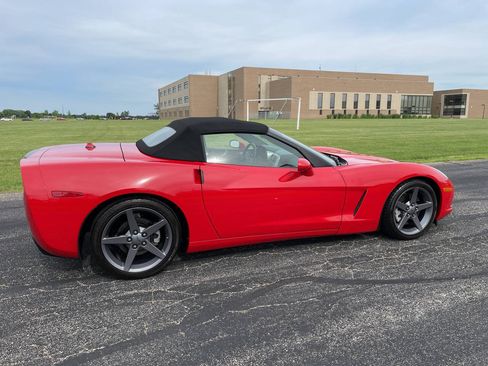 Used 2005 Chevrolet Corvette Convertible w/ Preferred Equipment Group RWD image 11