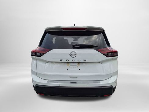 Used 2024 Nissan Rogue S FWD image 5