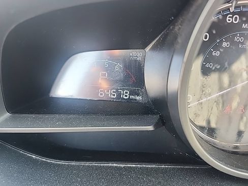 Used 2019 Toyota Yaris L FWD image 2