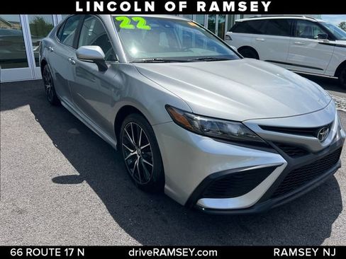 Used 2022 Toyota Camry SE FWD image 7