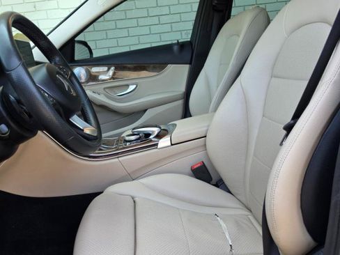 Used 2015 Mercedes-Benz C 300 4MATIC Sedan image 11