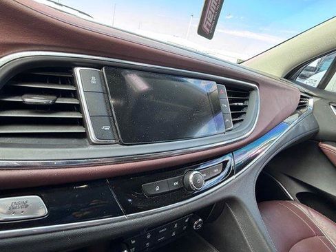 Used 2018 Buick Enclave Avenir w/ Avenir Technology Package FWD image 10
