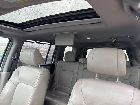 Used 2014 Honda Pilot Touring image 14