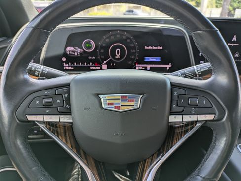 Used 2021 Cadillac Escalade Premium Luxury w/ Driver Assist Tech Package AWD/4WD image 25
