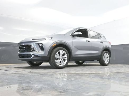 Used 2025 Buick Encore GX Preferred AWD/4WD image 46
