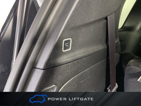 Used 2023 Chrysler Pacifica Touring-L w/ Uconnect Theater Family Group AWD/4WD image 37