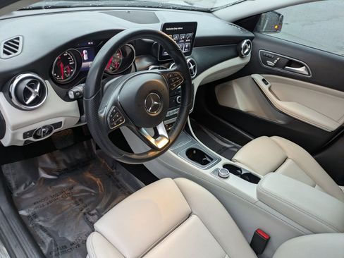 Used 2019 Mercedes-Benz GLA 250 image 14