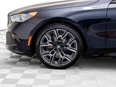 Certified 2026 BMW 530i xDrive w/ M Sport Package AWD/4WD image 35