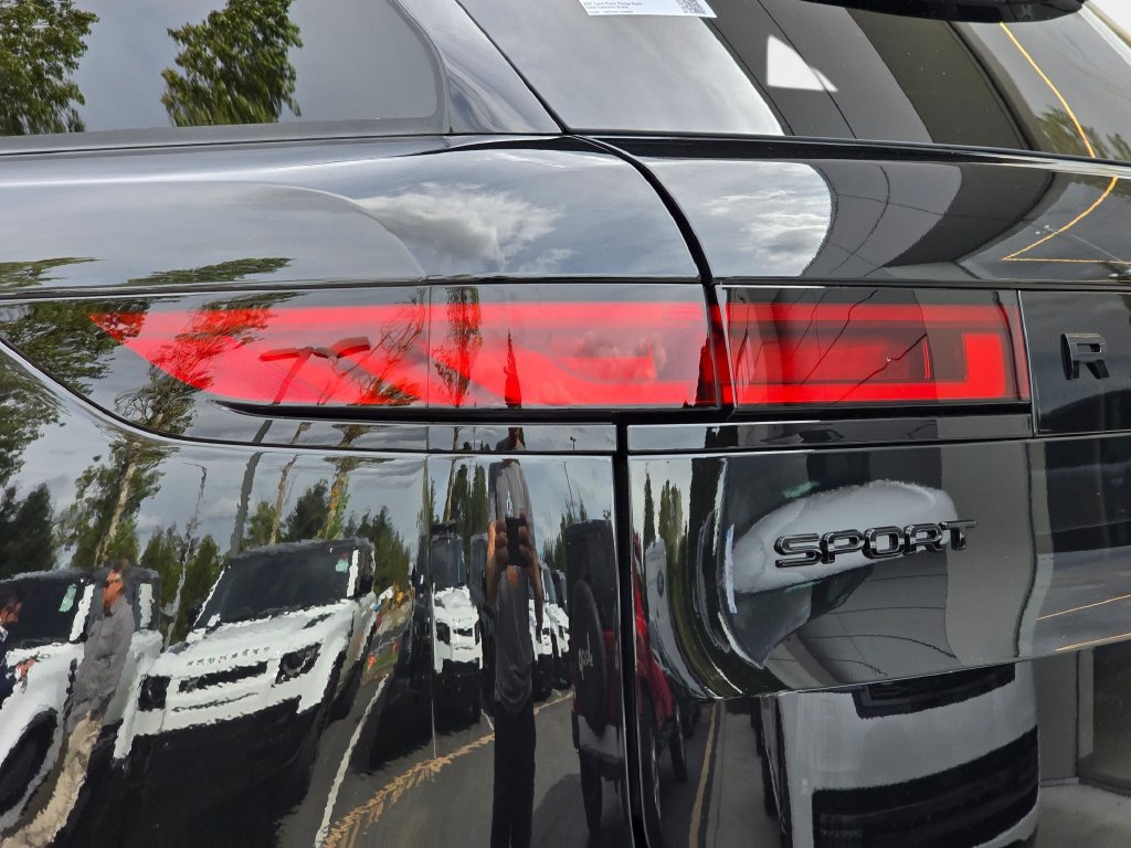 New 2027 Land Rover Range Rover Sport Dynamic SE AWD/4WD image 36