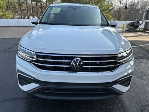 Certified 2024 Volkswagen Tiguan SE image 4