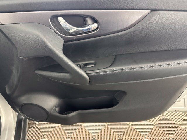 Used 2016 Nissan Rogue SV w/ SV Premium Package AWD/4WD image 20
