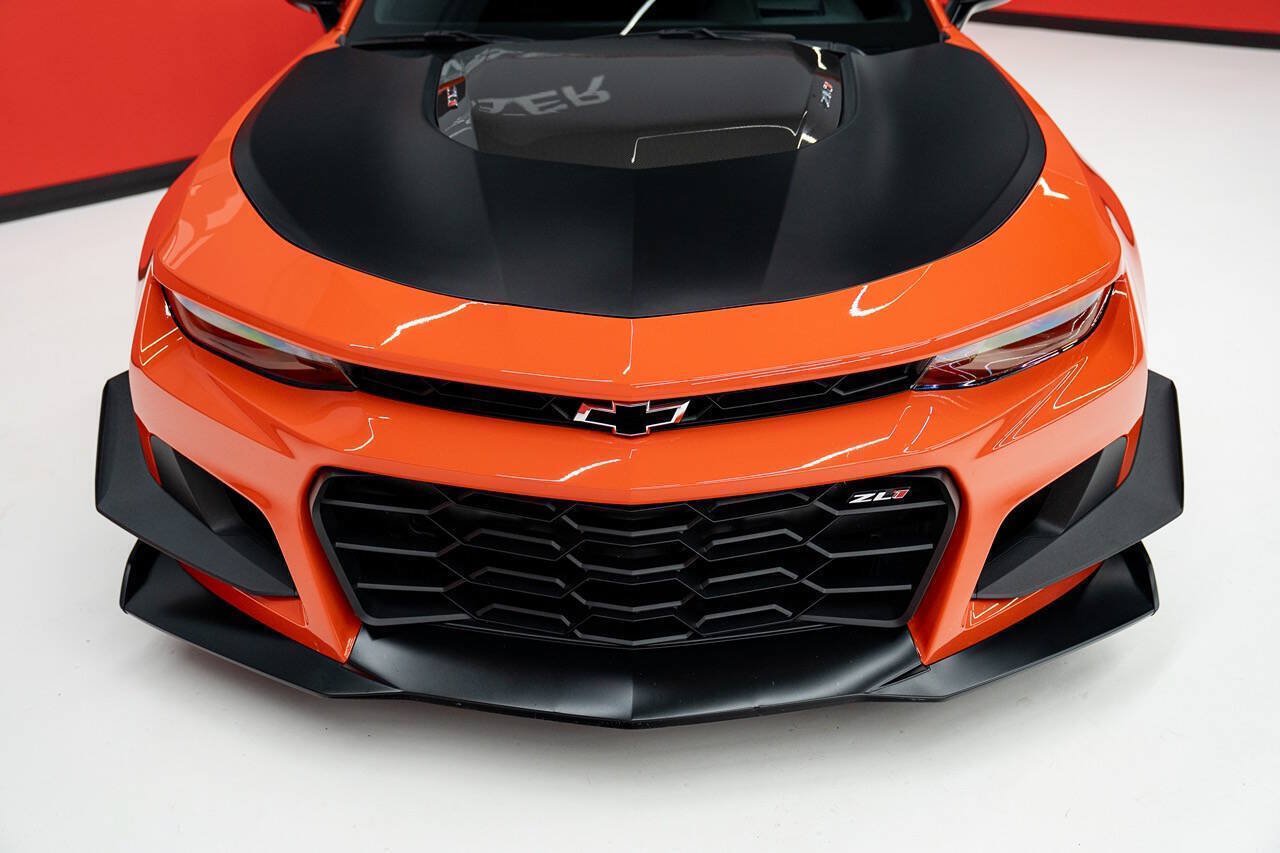 Used 2019 Chevrolet Camaro ZL1 RWD image 6
