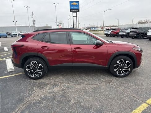 Used 2025 Chevrolet Trax RS w/ Driver Confidence Package image 8