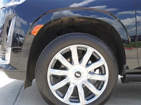 Used 2024 Cadillac Escalade ESV Premium Luxury Platinum image 5