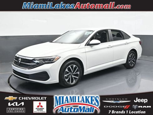 Used 2023 Volkswagen Jetta S image 1