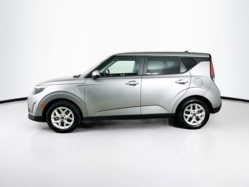 Used 2025 Kia Soul LX w/ LX Technology Package image 4