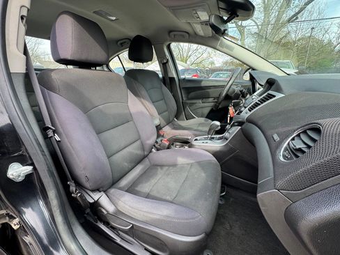 Used 2014 Chevrolet Cruze LT image 11