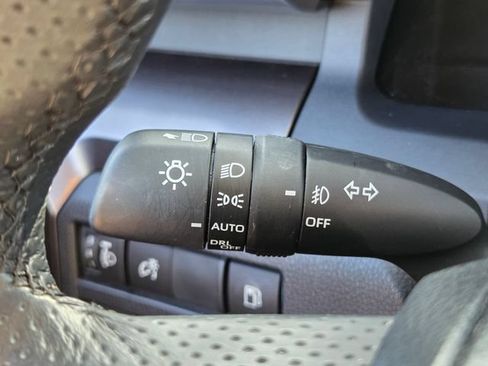 Used 2025 Toyota 4Runner SR5 AWD/4WD image 29