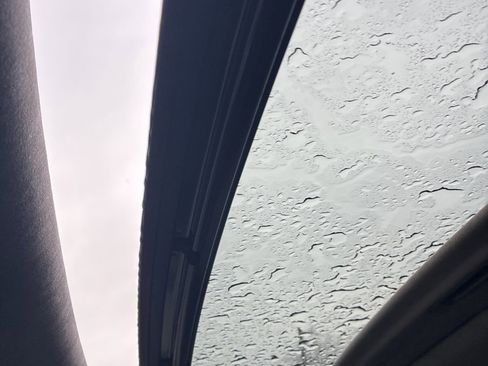 Used 2018 Genesis G90 3.3T Premium image 10