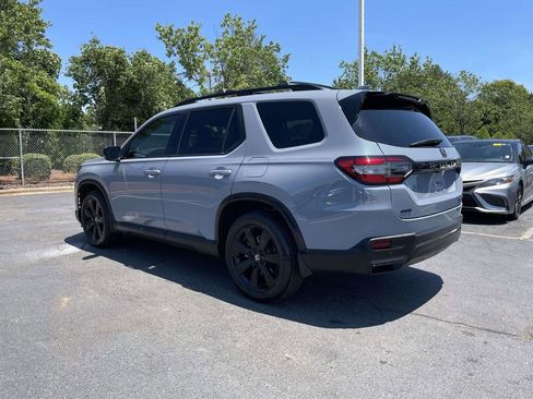 Used 2025 Honda Pilot Black Edition image 5