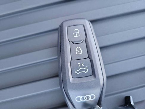 Certified 2025 Audi Q5 Premium Plus w/ Premium Plus AWD/4WD image 38