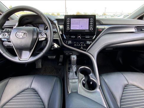 Used 2023 Toyota Camry SE image 14