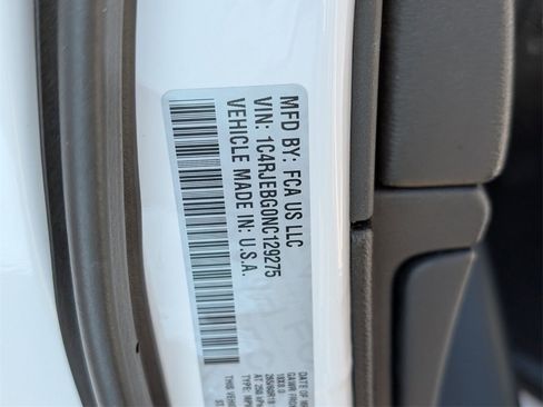 Used 2022 Jeep Grand Cherokee Limited image 20