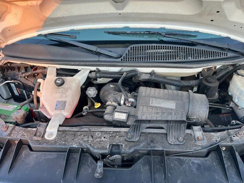 Used 2013 Chevrolet Express 3500 image 9