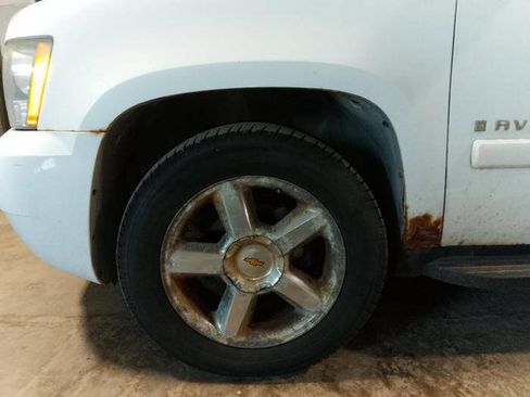 Used 2007 Chevrolet Avalanche LT w/ LT Preferred Equipment Group AWD/4WD image 11
