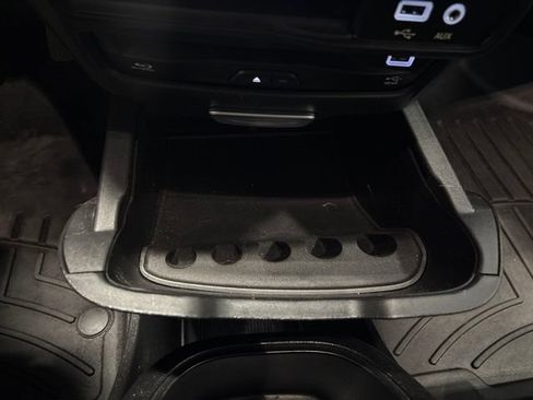 Used 2020 Chrysler Pacifica Touring-L FWD image 23