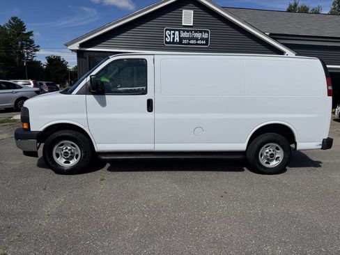 Used 2017 GMC Savana 2500 image 2