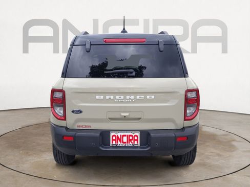 Used 2025 Ford Bronco Sport Outer Banks w/ Outer Banks Tech Package+ AWD/4WD image 12