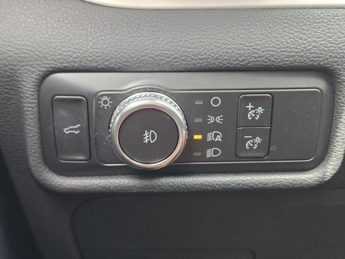 Used 2021 Ford Explorer XLT w/ Equipment Group 202A RWD image 29