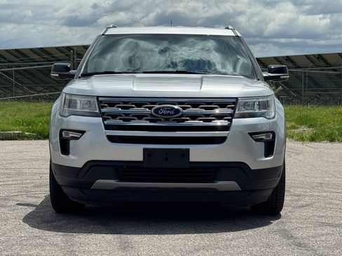 Used 2018 Ford Explorer XLT w/ Equipment Group 201A FWD image 7