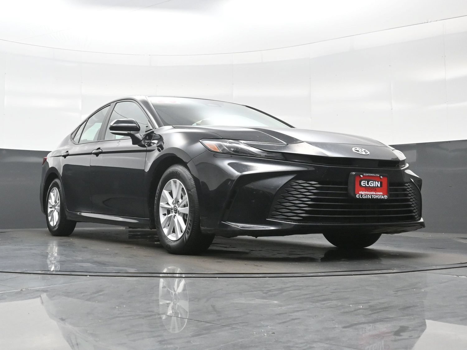 Used 2025 Toyota Camry LE FWD image 26