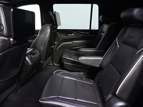 Used 2021 Cadillac Escalade ESV Sport image 21