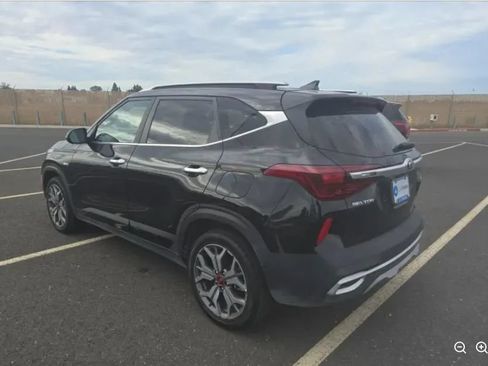 Used 2021 Kia Seltos SX w/ SX Sunroof Package AWD/4WD image 4