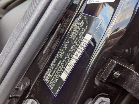 Certified 2025 Volvo S60 B5 Plus image 30