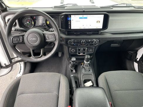 Certified 2024 Jeep Wrangler Unlimited AWD/4WD image 15