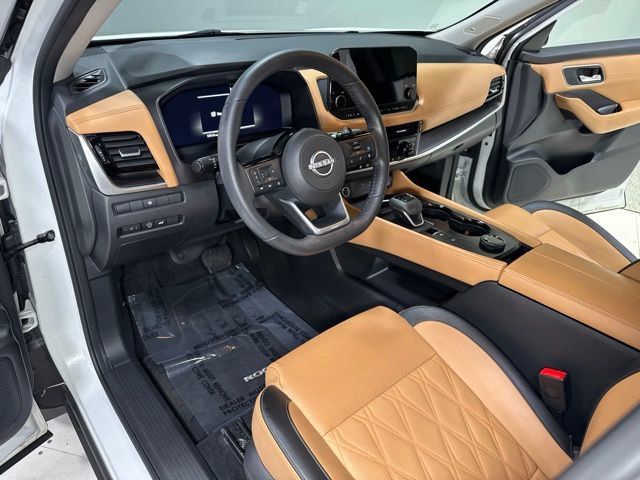 Used 2023 Nissan Rogue Platinum AWD/4WD image 14