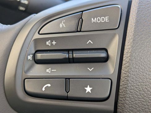 New 2025 Hyundai Venue SEL FWD image 25