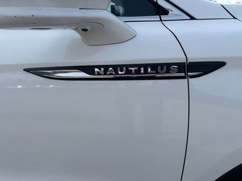 Used 2021 Lincoln Nautilus Reserve AWD/4WD image 6