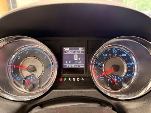 Used 2015 Chrysler Town & Country Touring-L w/ Driver Convenience Group FWD image 27